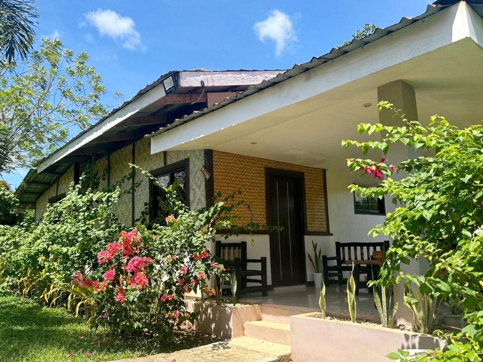 Banlaw Garden Resort Puerto Princesa Luaran gambar